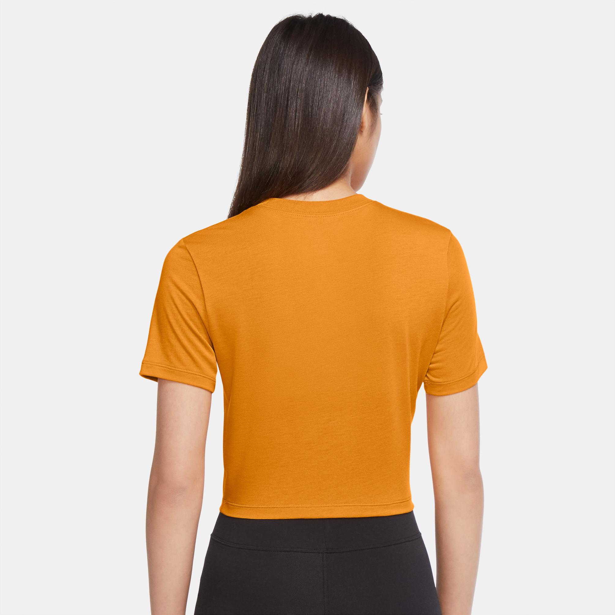  Nike Sportswear Essential Crop Kadın Turuncu T-Shirt