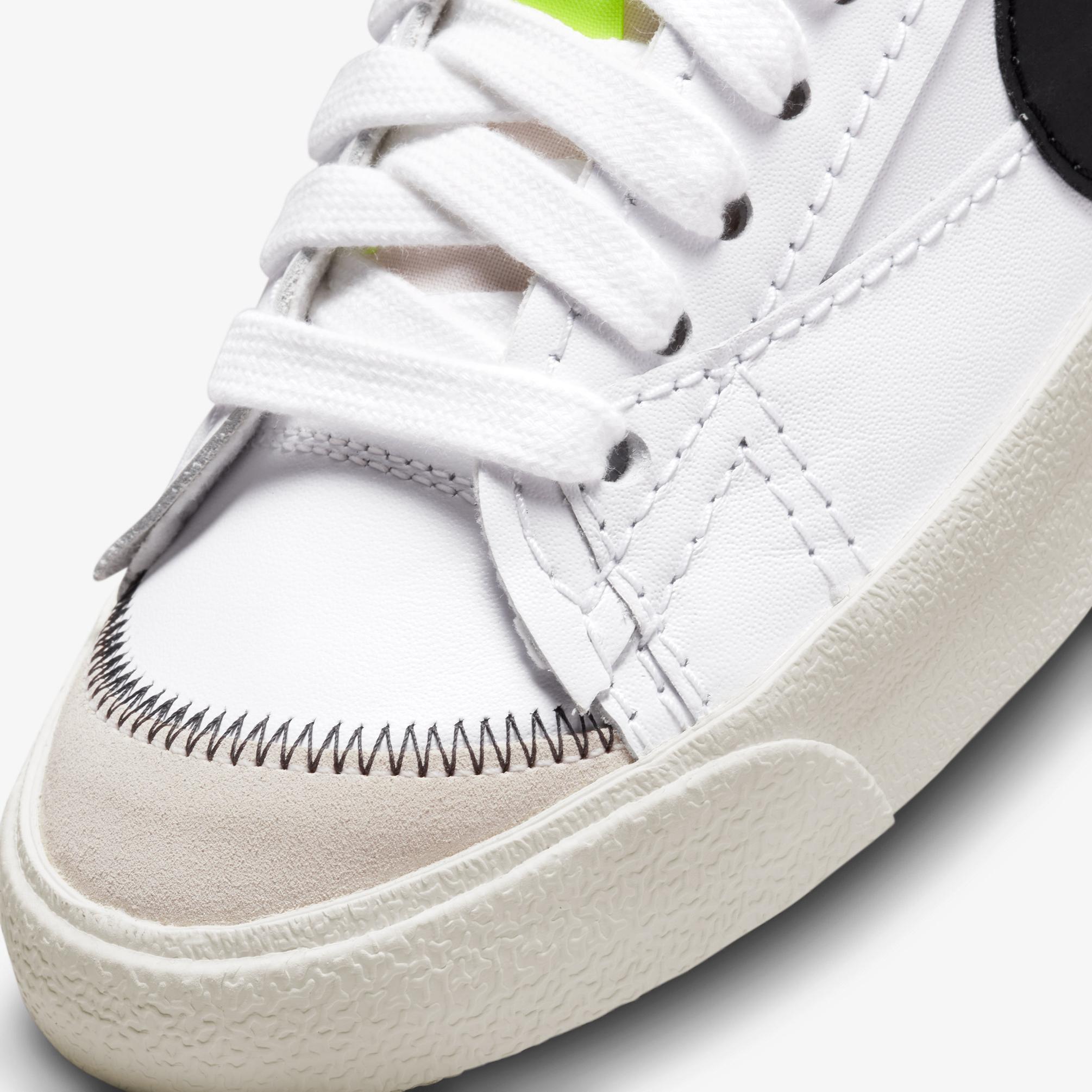  Nike Blazer Low '77 Jumbo Kadın Beyaz Spor Ayakkabı