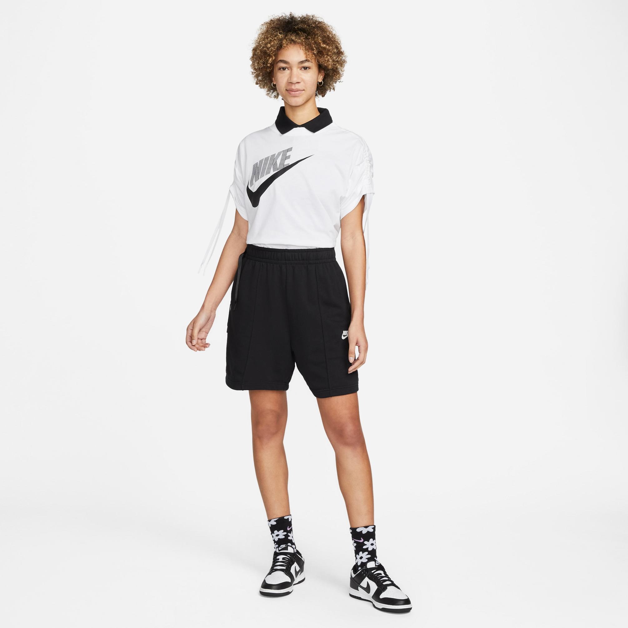  Nike Sportswear Kadın Siyah Şort