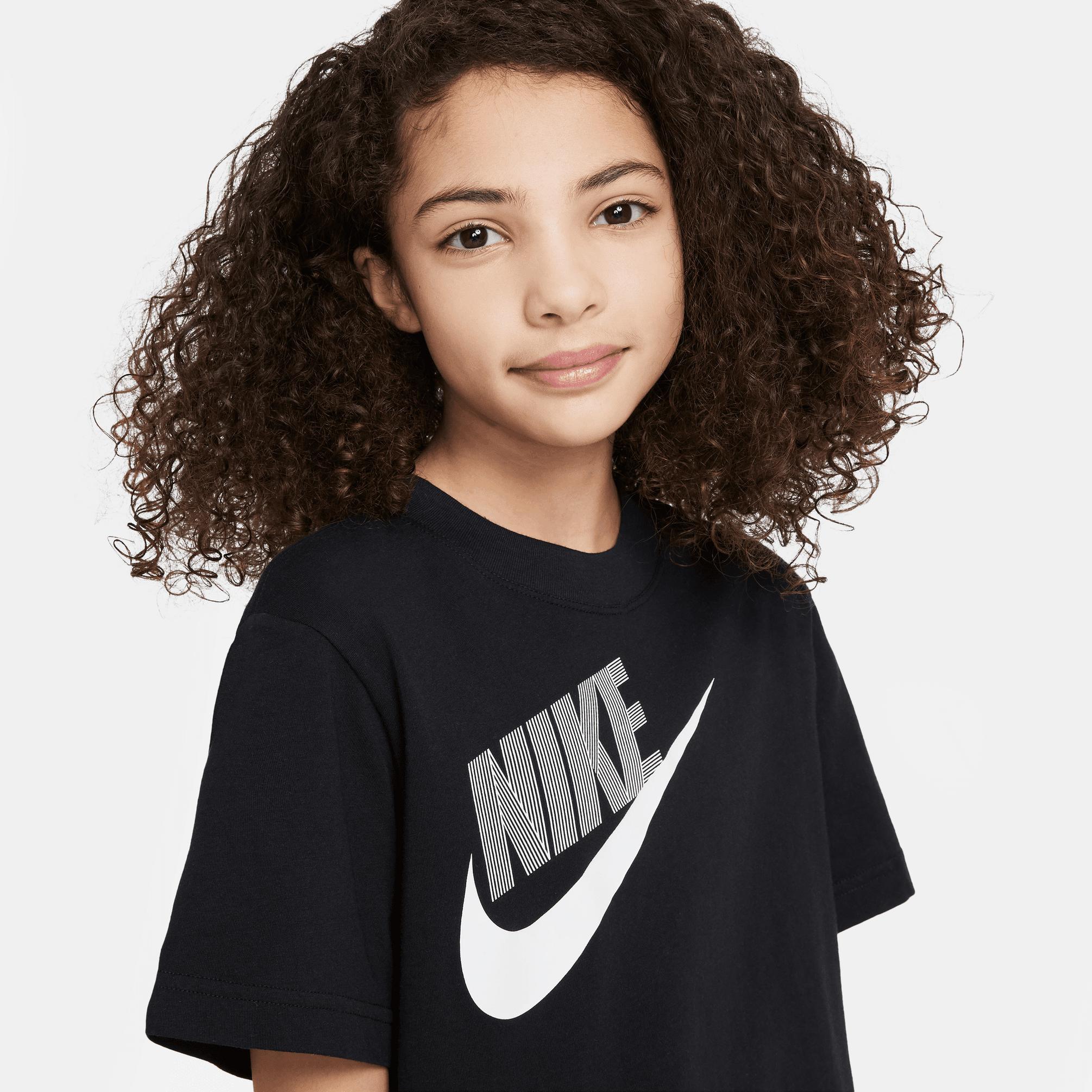  Nike Sportswear Essential Çocuk Siyah T-Shirt