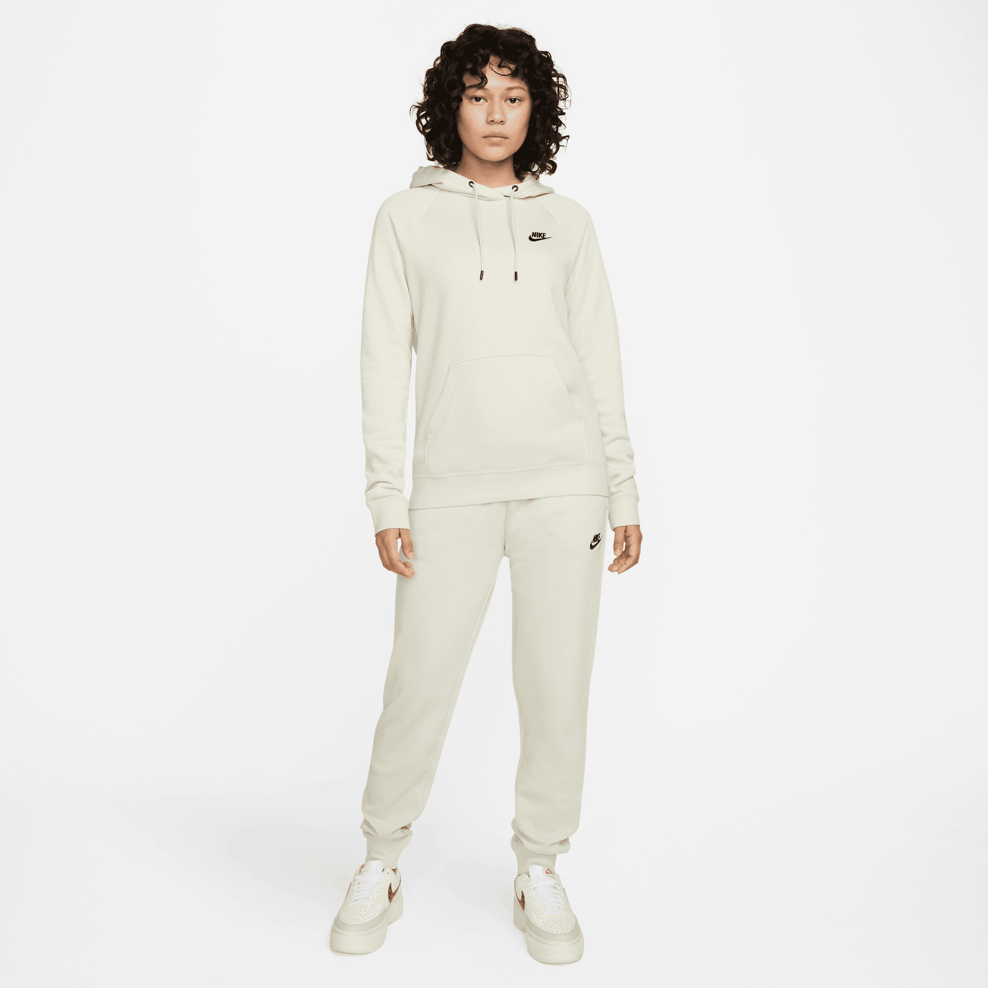 Nike Sportswear Essential Kadın Beyaz Sweatshirt
