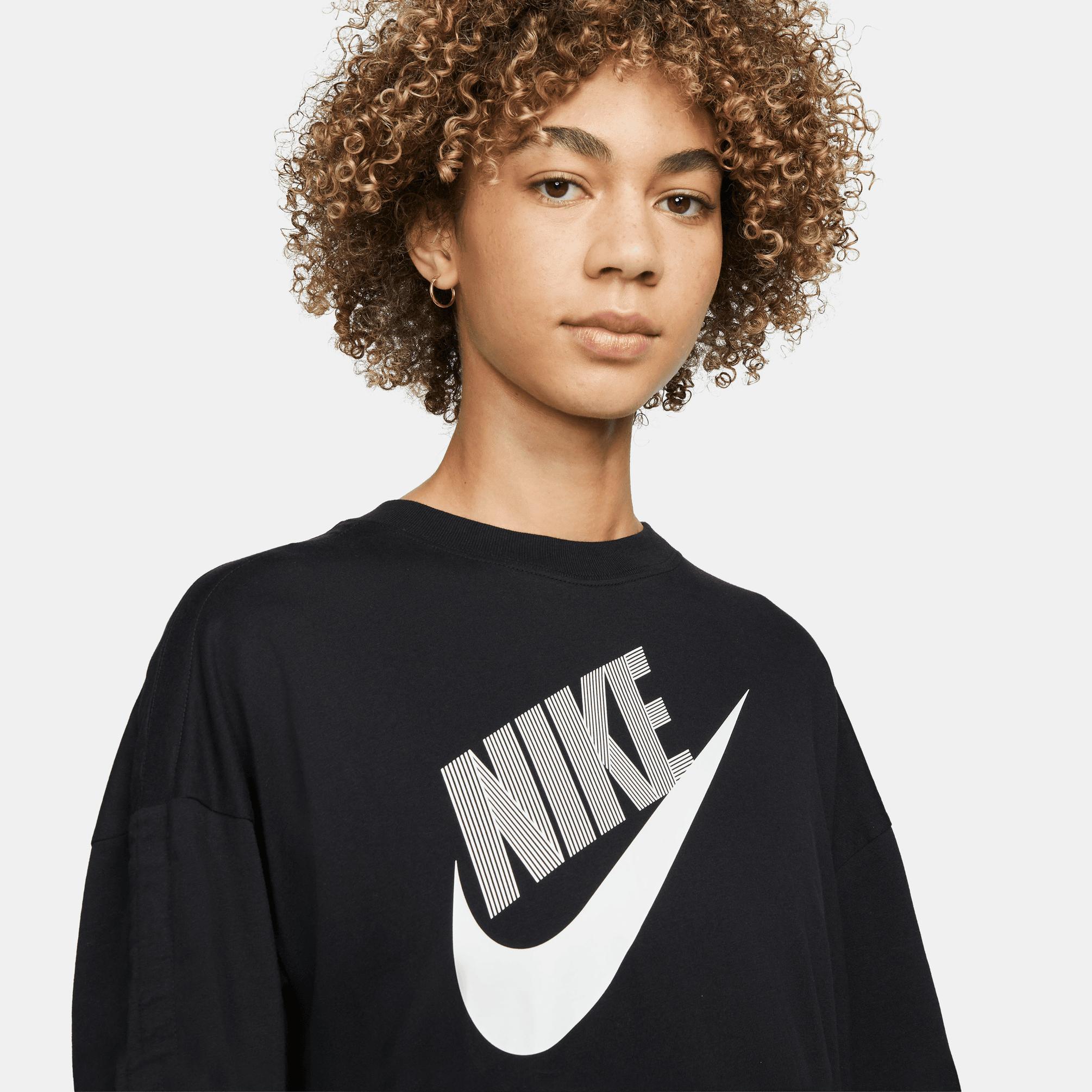  Nike Sportswear Kadın Siyah T-Shirt