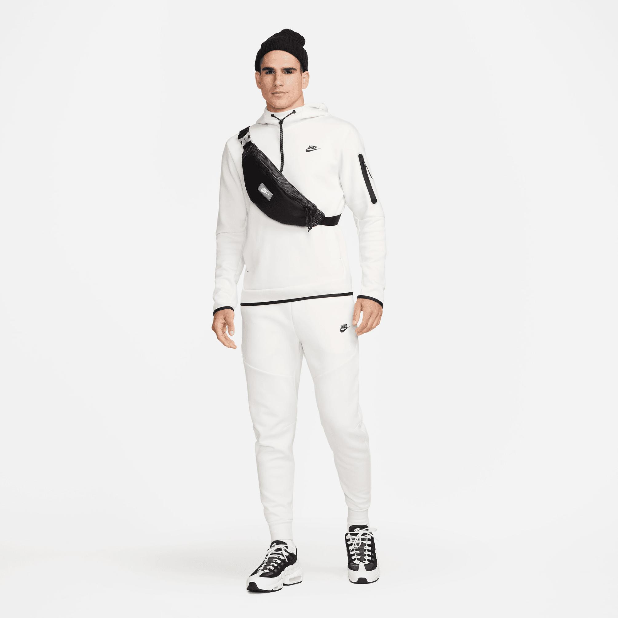  Nike Sportswear Tech Fleece Erkek Beyaz Sweatshirt