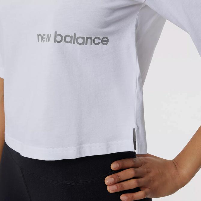  New Balance Essentials Kadın Beyaz T-Shirt
