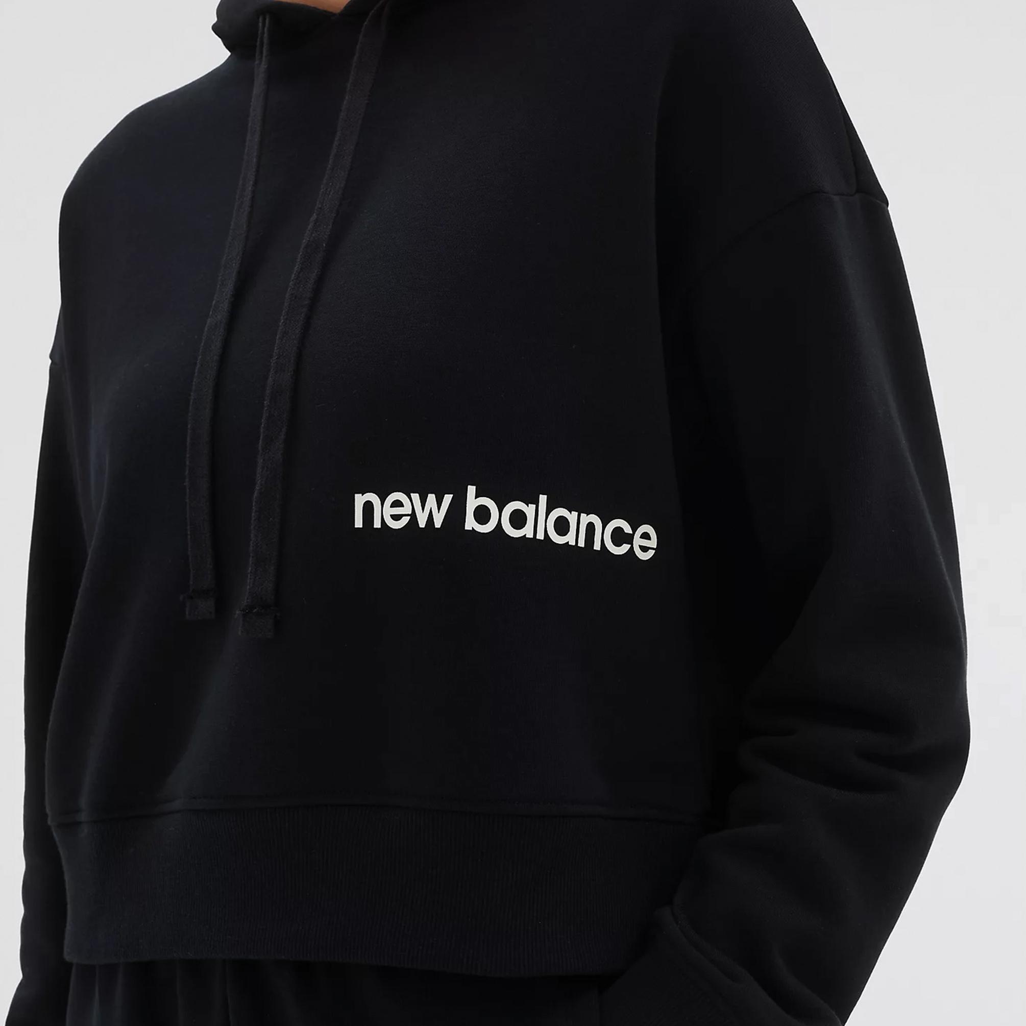  New Balance Essentials Kadın Siyah Hoodie