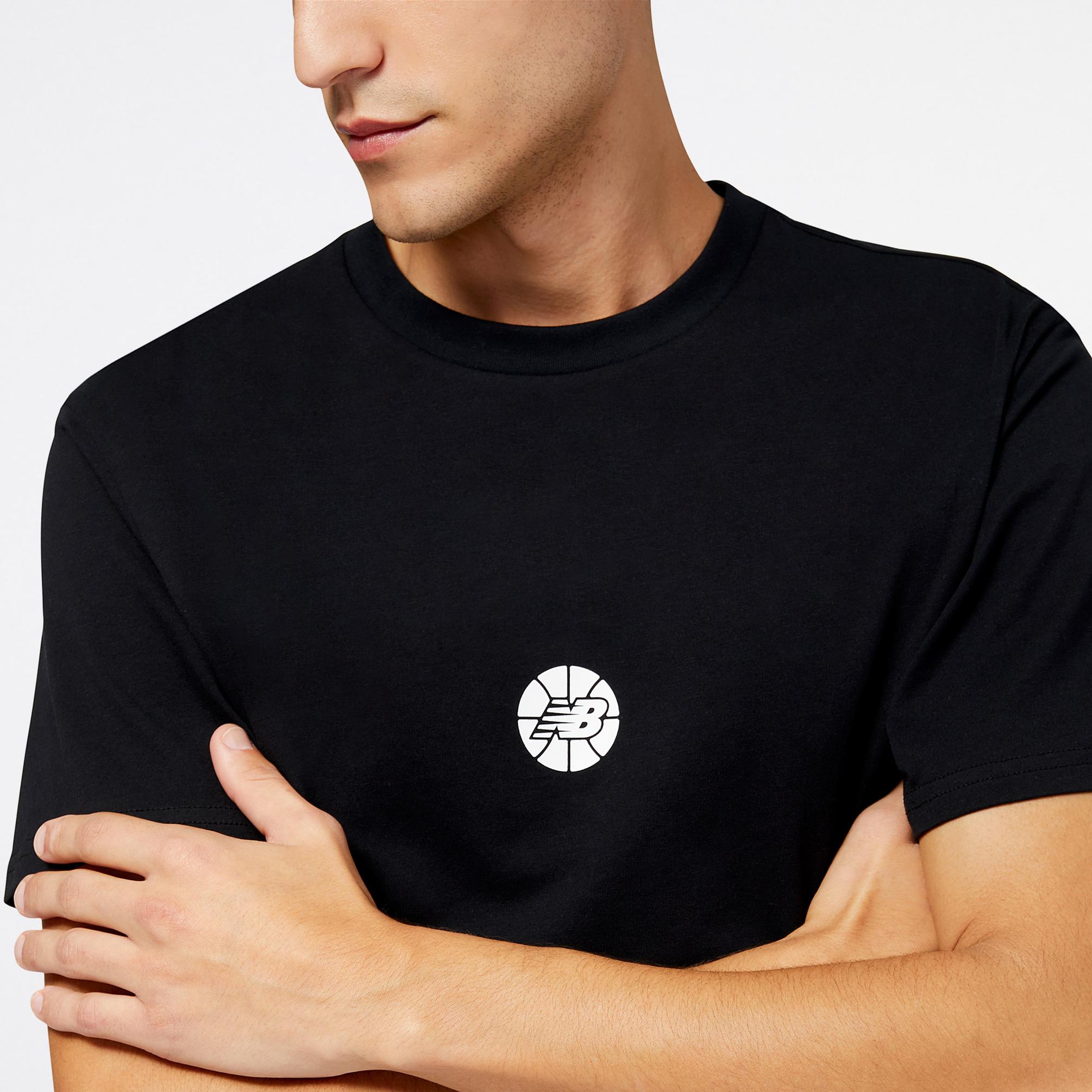  New Balance Hoops Essentials Erkek Siyah T-Shirt