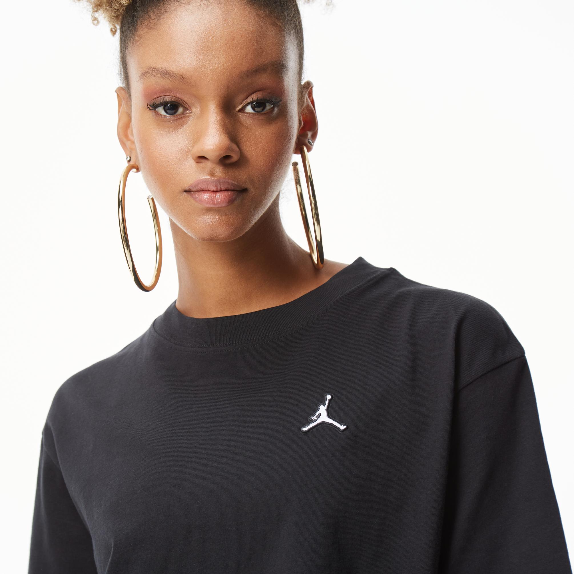  Jordan Essentialen Core 22 Kadın Siyah T-Shirt