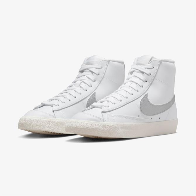  Nike Blazer Mid '77 ESS Kadın Beyaz Sneaker