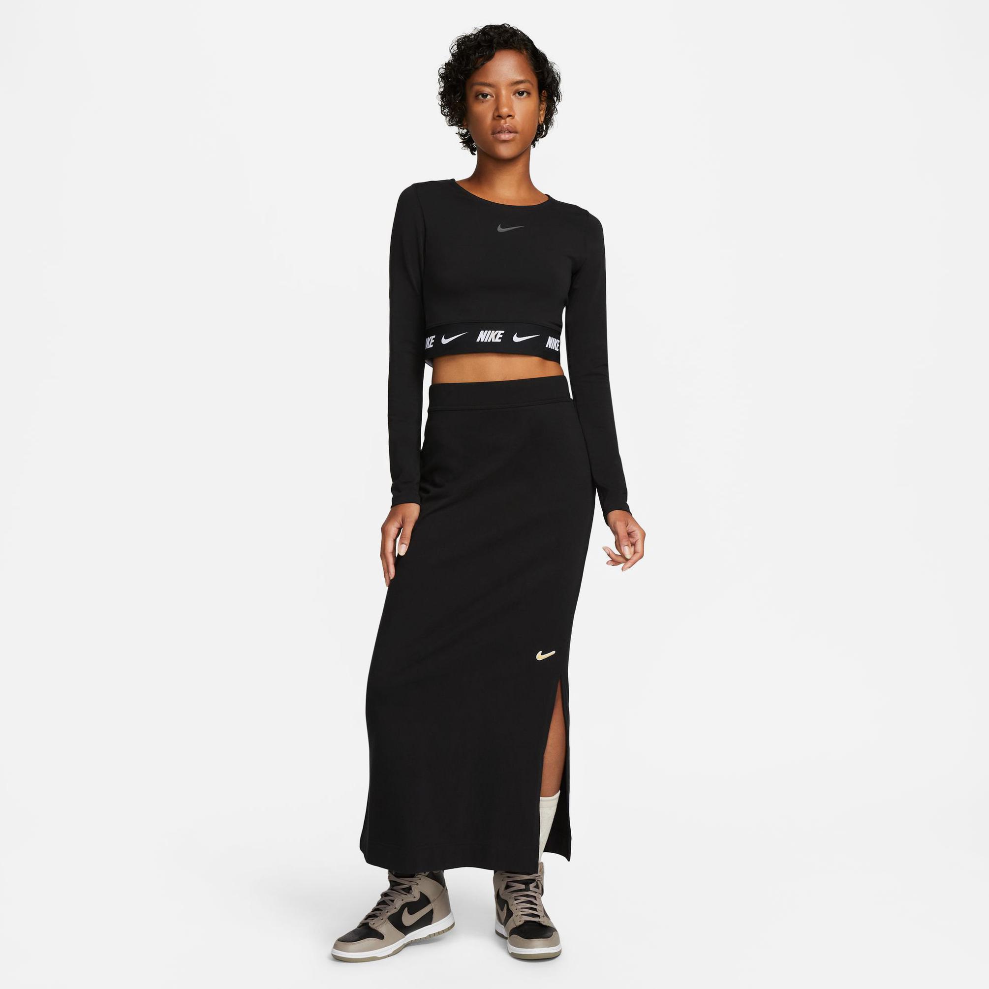  Nike Sportswear Kadın Siyah Crop T-Shirt