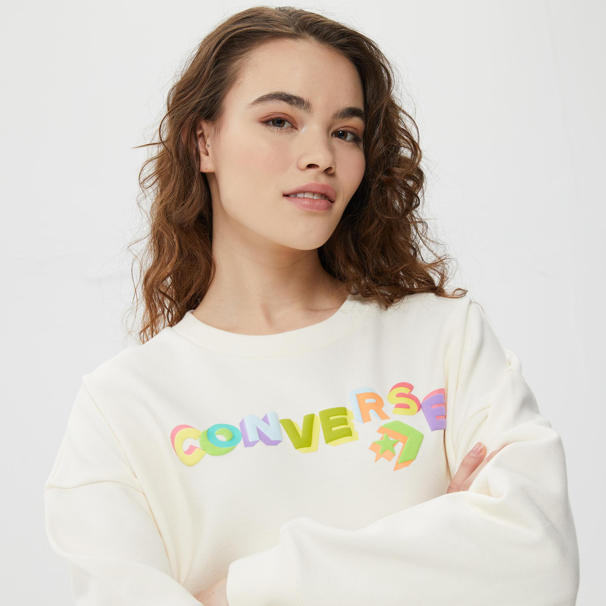  Converse Heavyweight Graphic Crew Kadın Krem Sweatshirt