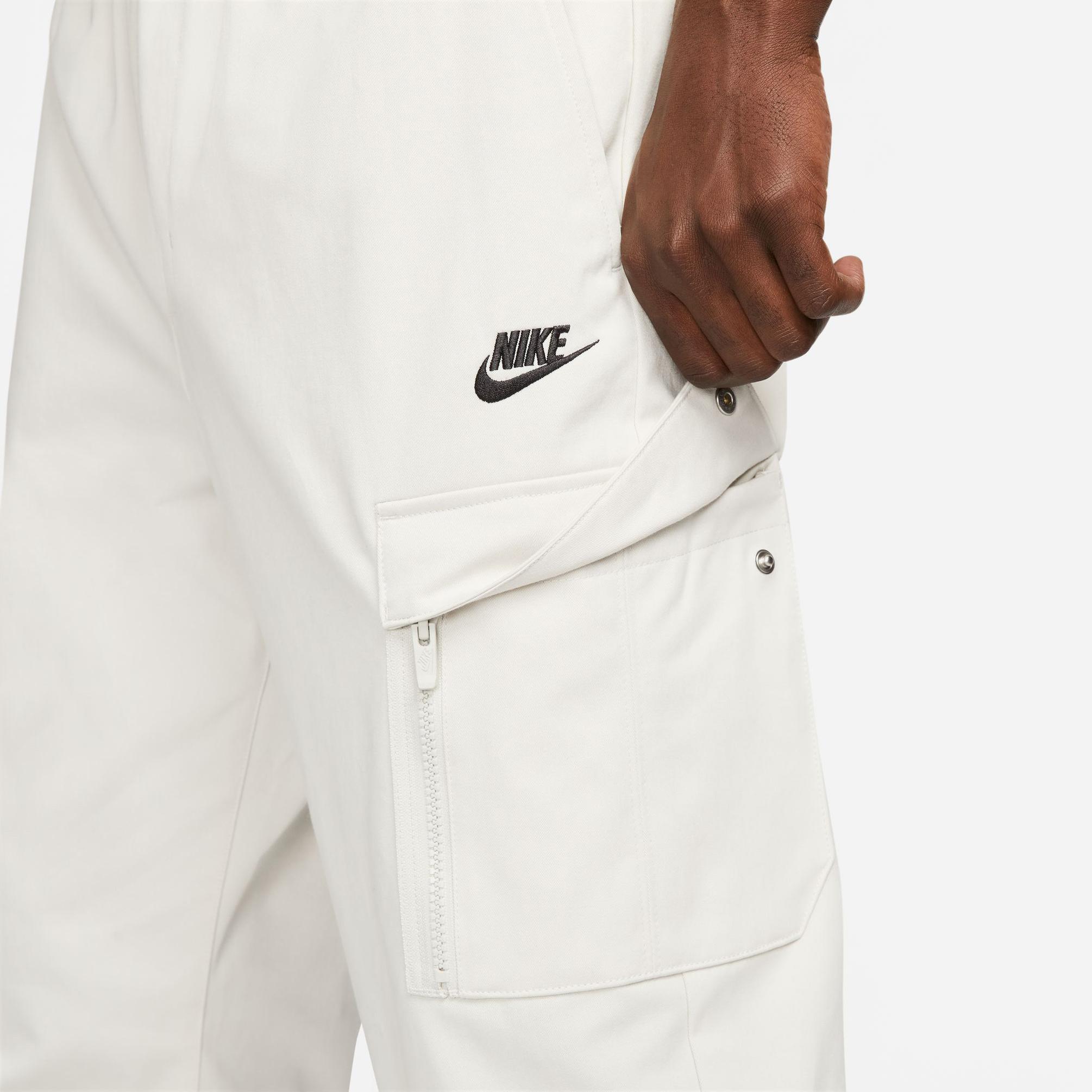 Nike Sportswear Erkek Beyaz Eşofman Altı