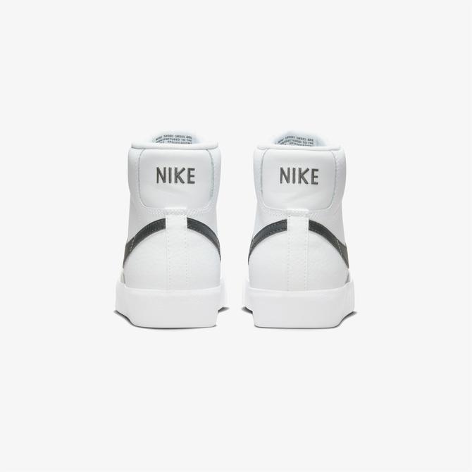  Nike Blazer Mid 77 Kadın Beyaz Spor Ayakkabı