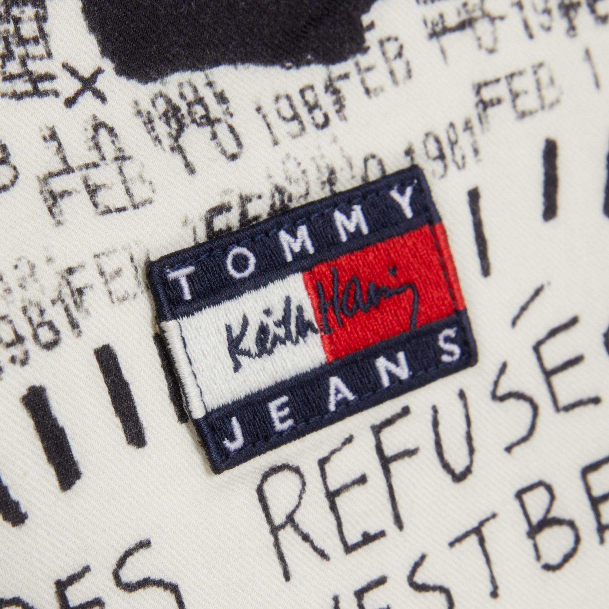  Tommy Jeans x Keith Haring Exhibit Poster Strap Kadın Krem Crop