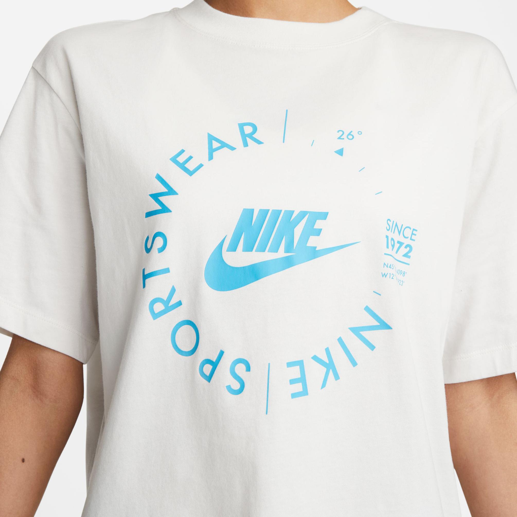  Nike Sportswear Sports Utility Kadın Beyaz T-Shirt