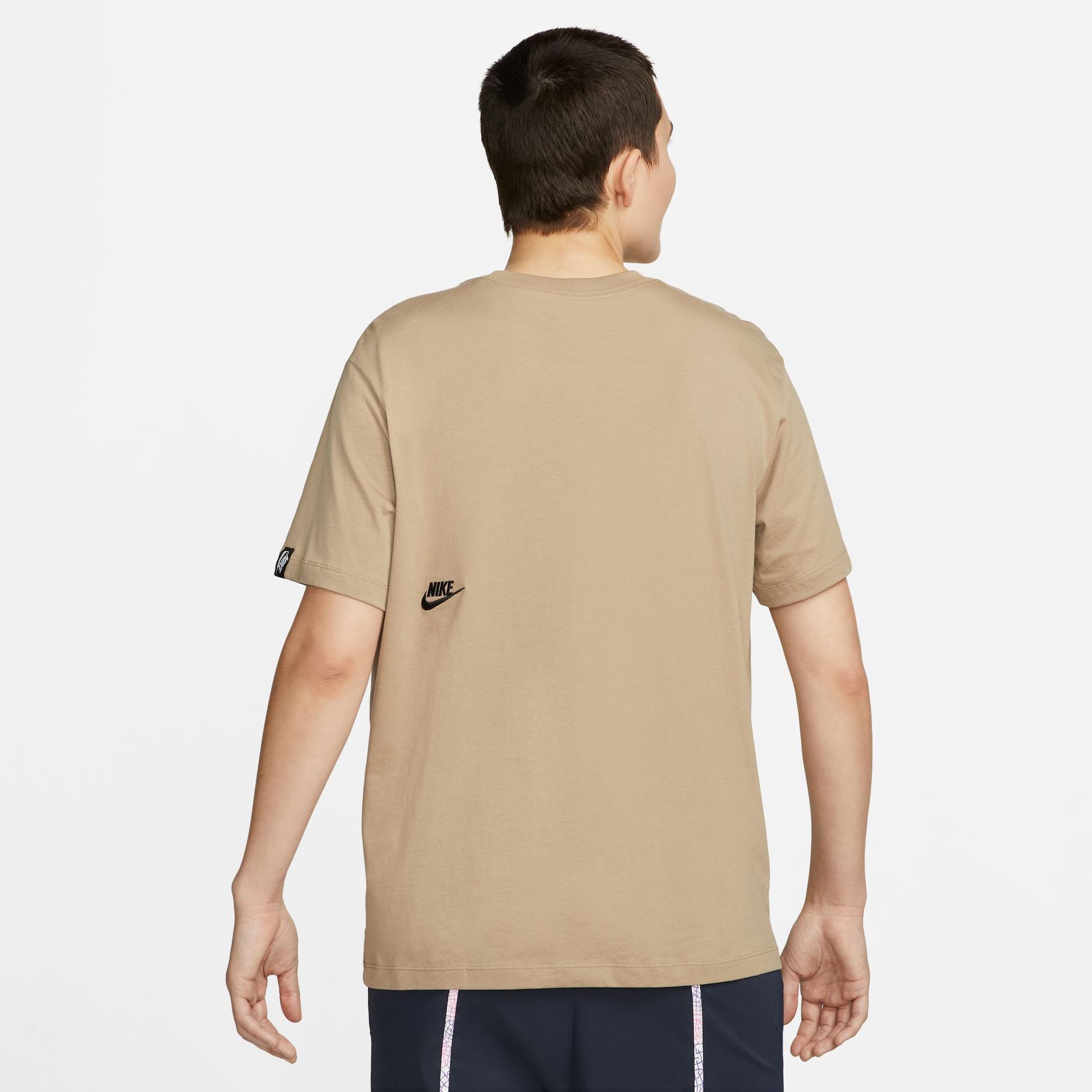  Nike Sportswear Kadın Kahverengi T-Shirt