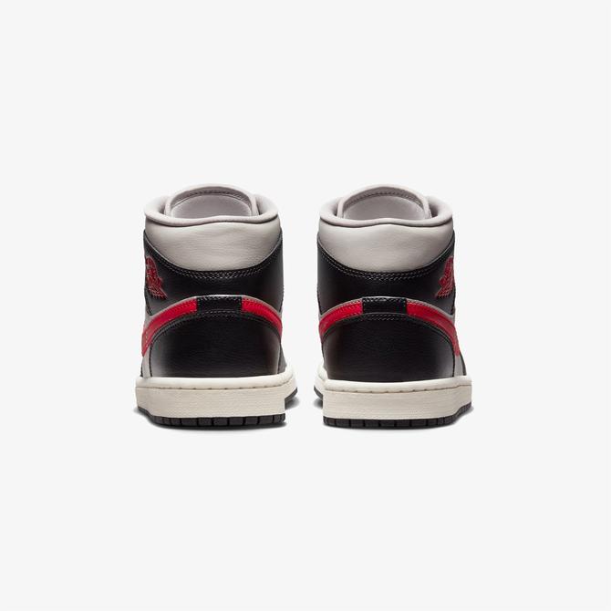  Jordan Air 1 Mid Kadın Siyah/Beyaz Sneaker