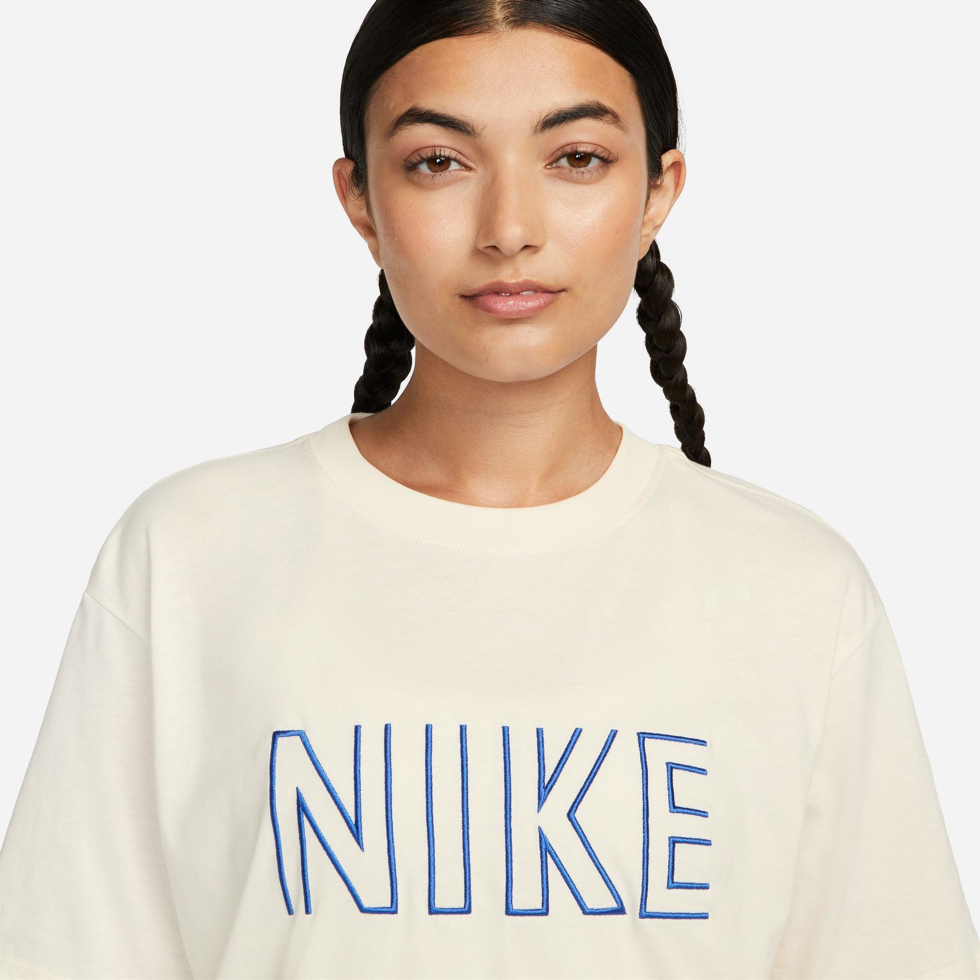  Nike Sportswear Kadın Beyaz T-Shirt
