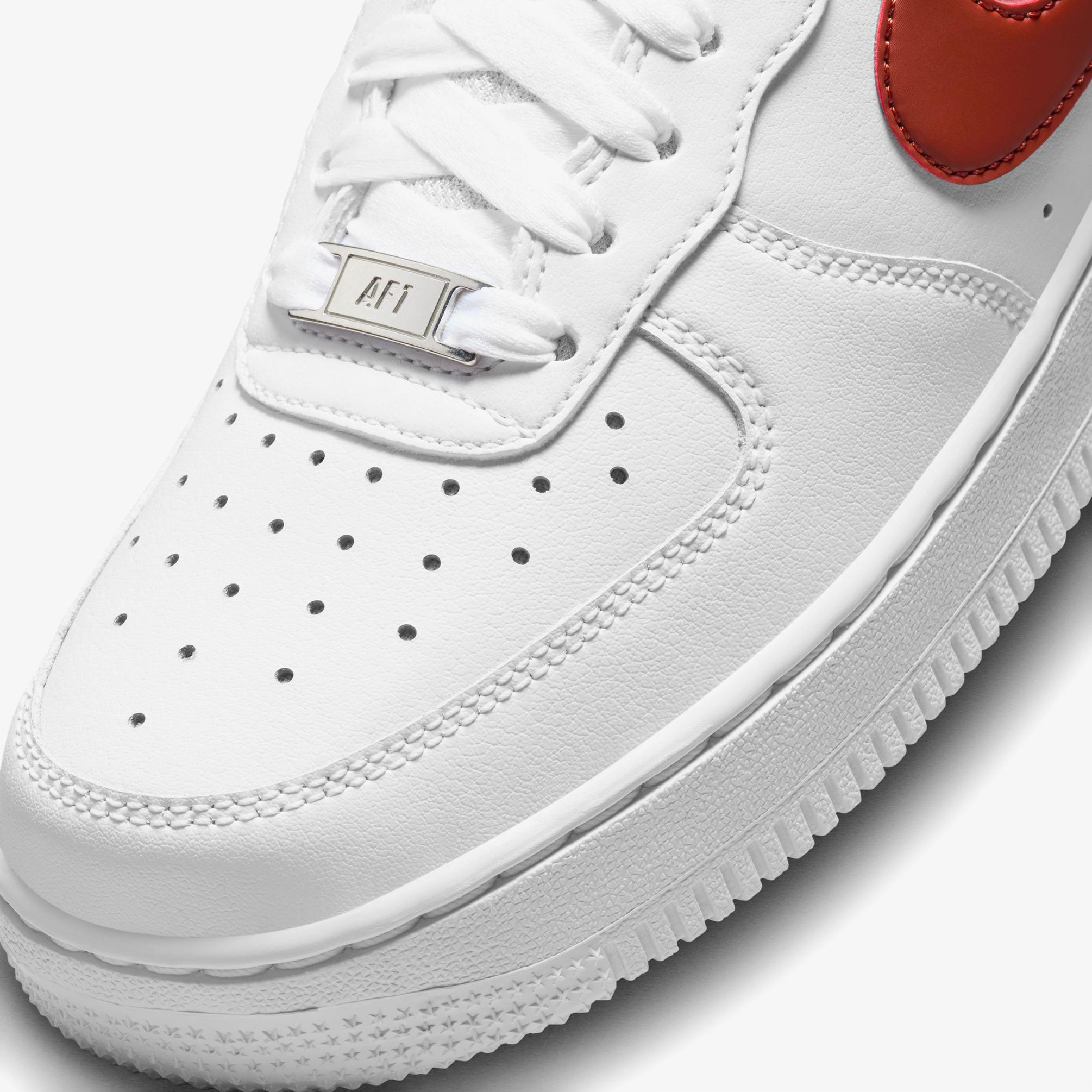  Nike Air Force 1 07 Kadın Beyaz Sneaker