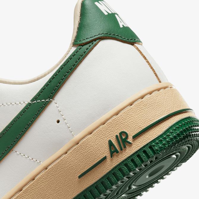  Nike Air Force 1 07 Kadın Beyaz Sneaker