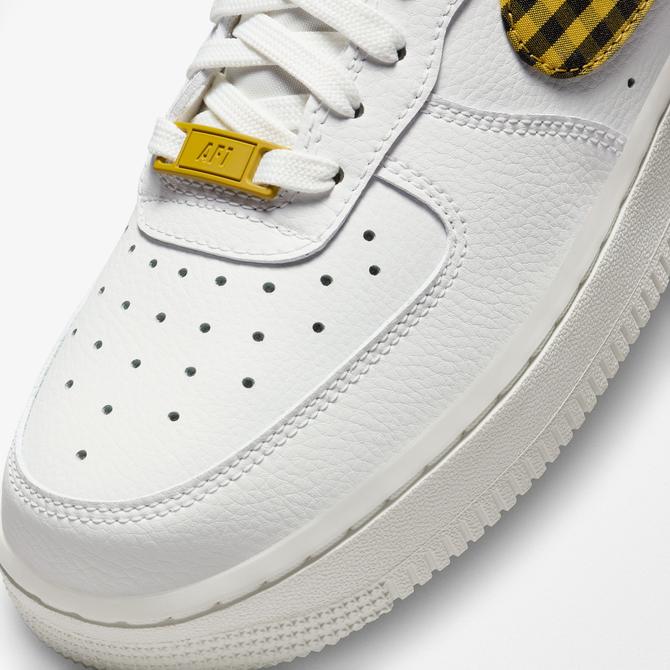  Nike Air Force 1 07 Ess Trend Kadın Beyaz Sneaker