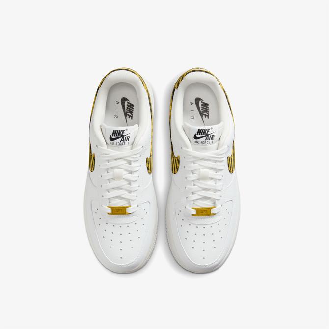  Nike Air Force 1 07 Ess Trend Kadın Beyaz Sneaker