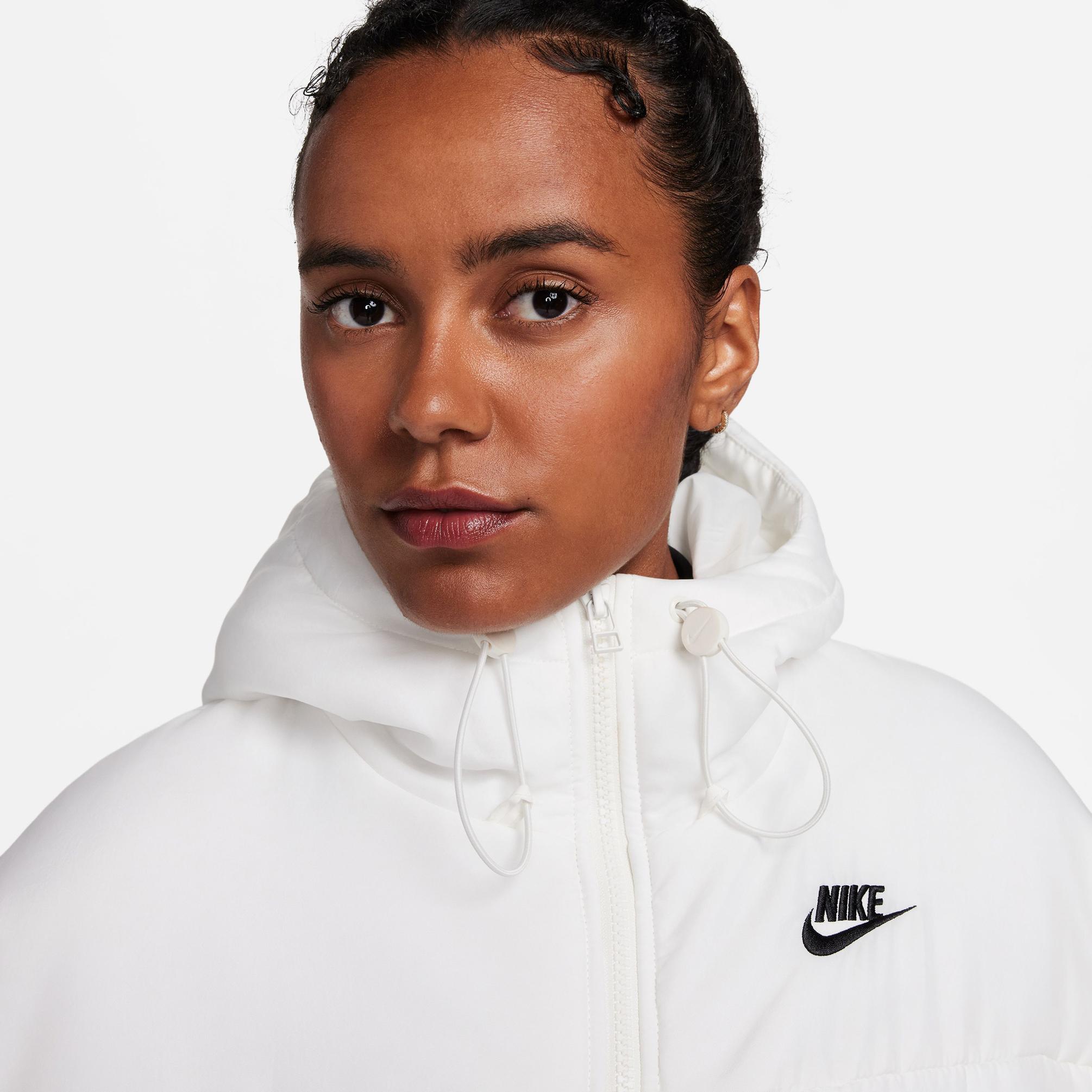  Nike Sportswear Classic Puffer Kadın Beyaz Mont