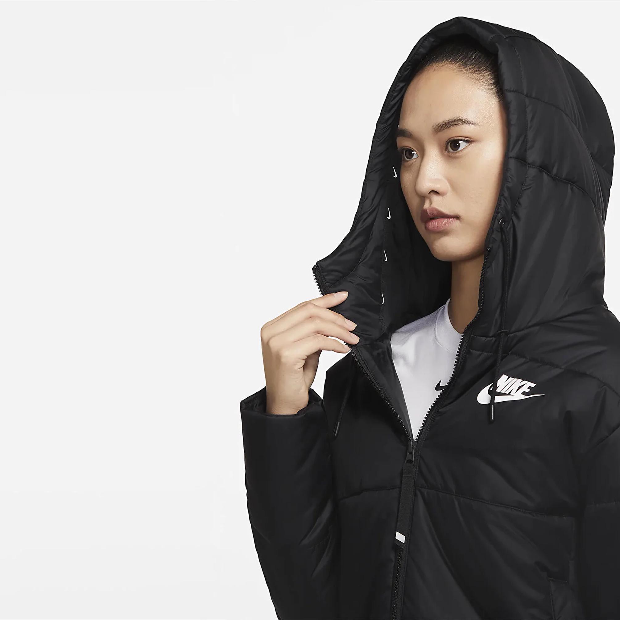  Nike Therma-Fit Classic Kadın Siyah Mont
