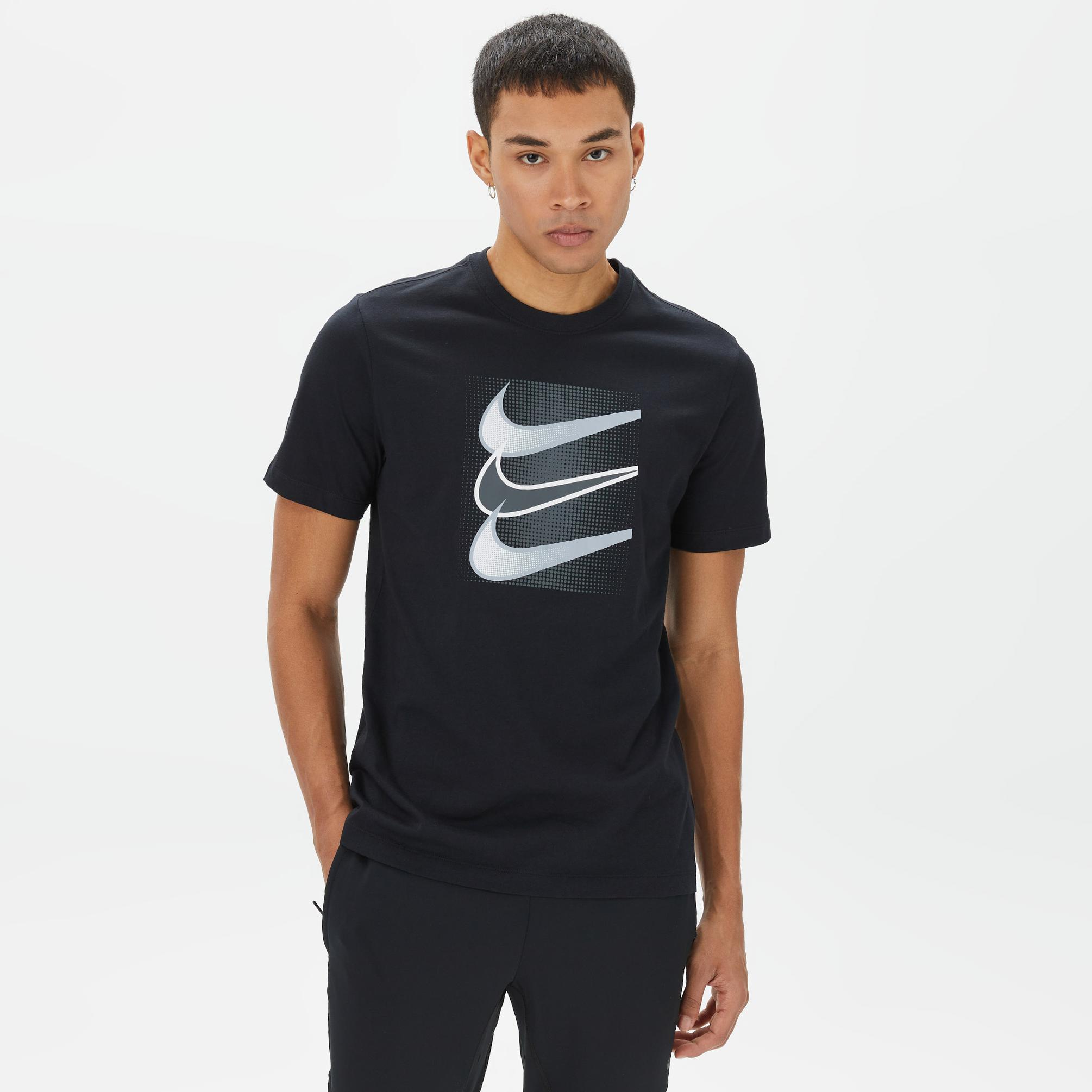  Nike Sportswear 12Mo Swoosh Erkek Siyah T-Shirt