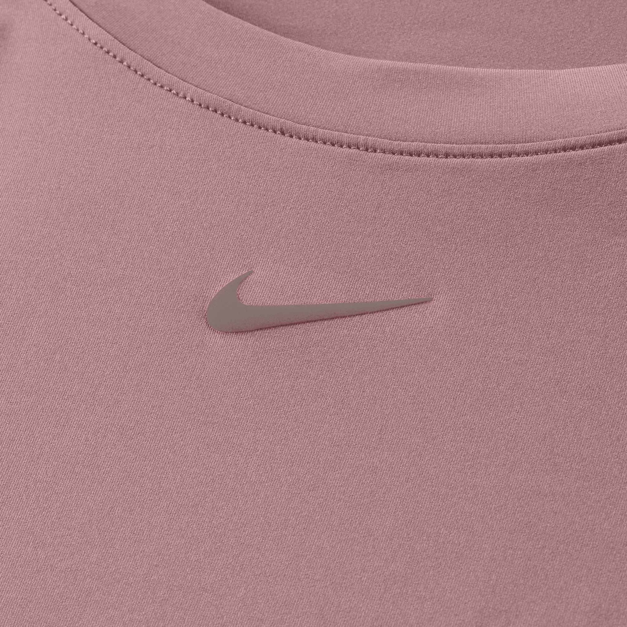  Nike One Fitted Dri-FIT Kadın Kahverengi T-Shirt