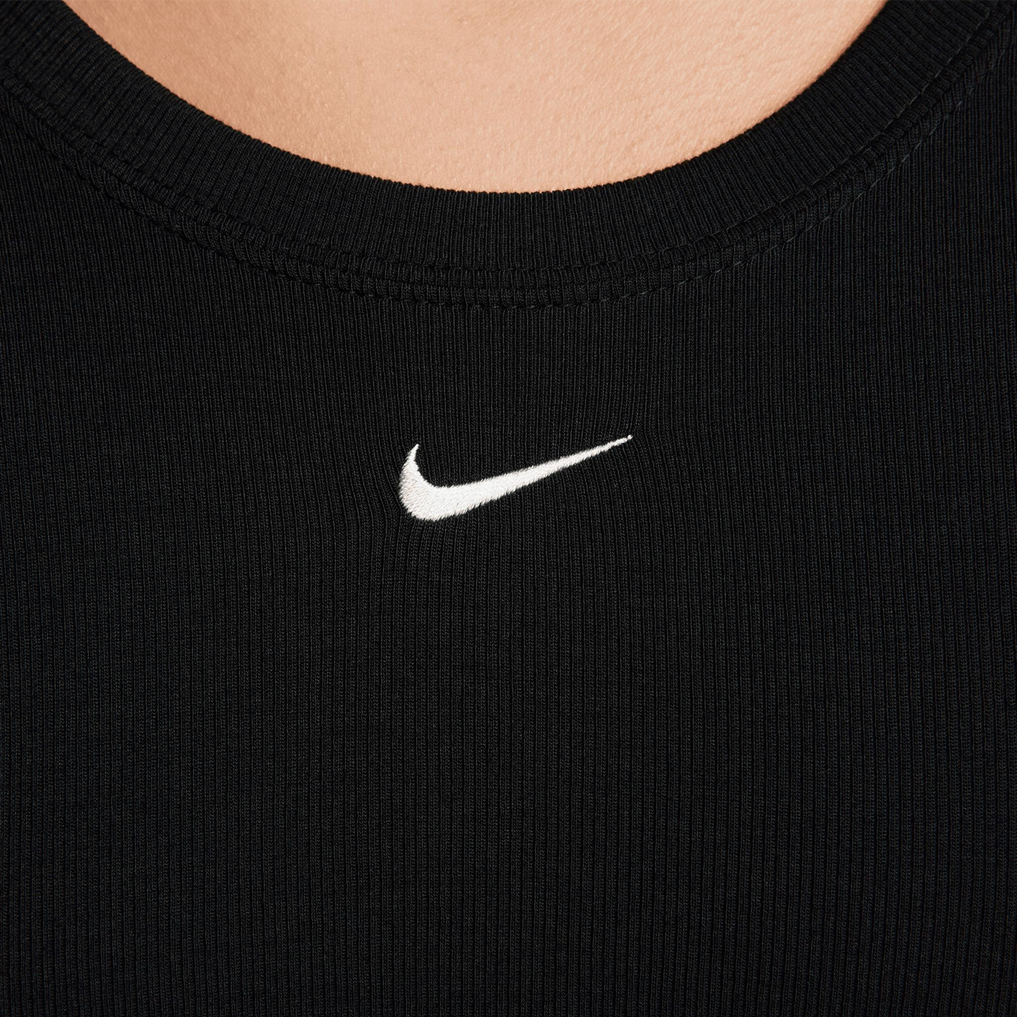  Nike Sportswear Chill Knit Kadın Siyah Crop T-Shirt