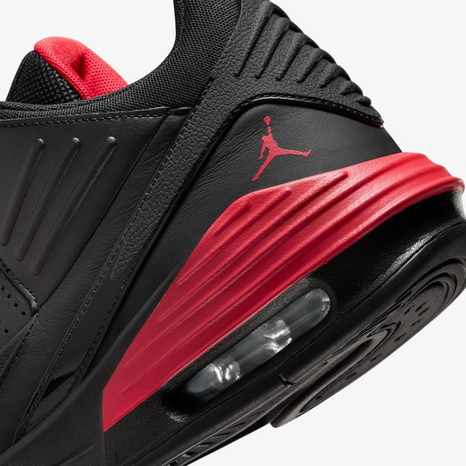 Jordan Max Aura 5 Erkek Siyah/Kırmızı Spor Ayakkabı