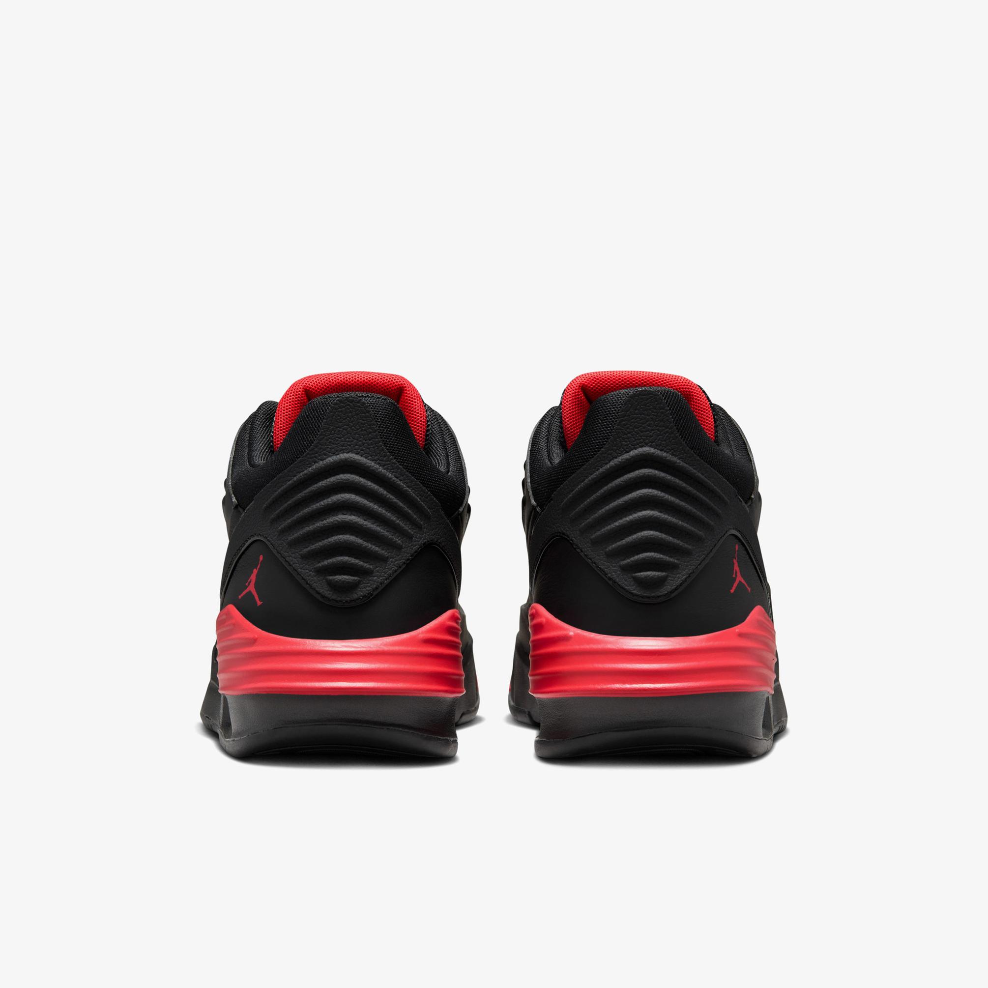  Jordan Max Aura 5 Erkek Siyah/Kırmızı Spor Ayakkabı