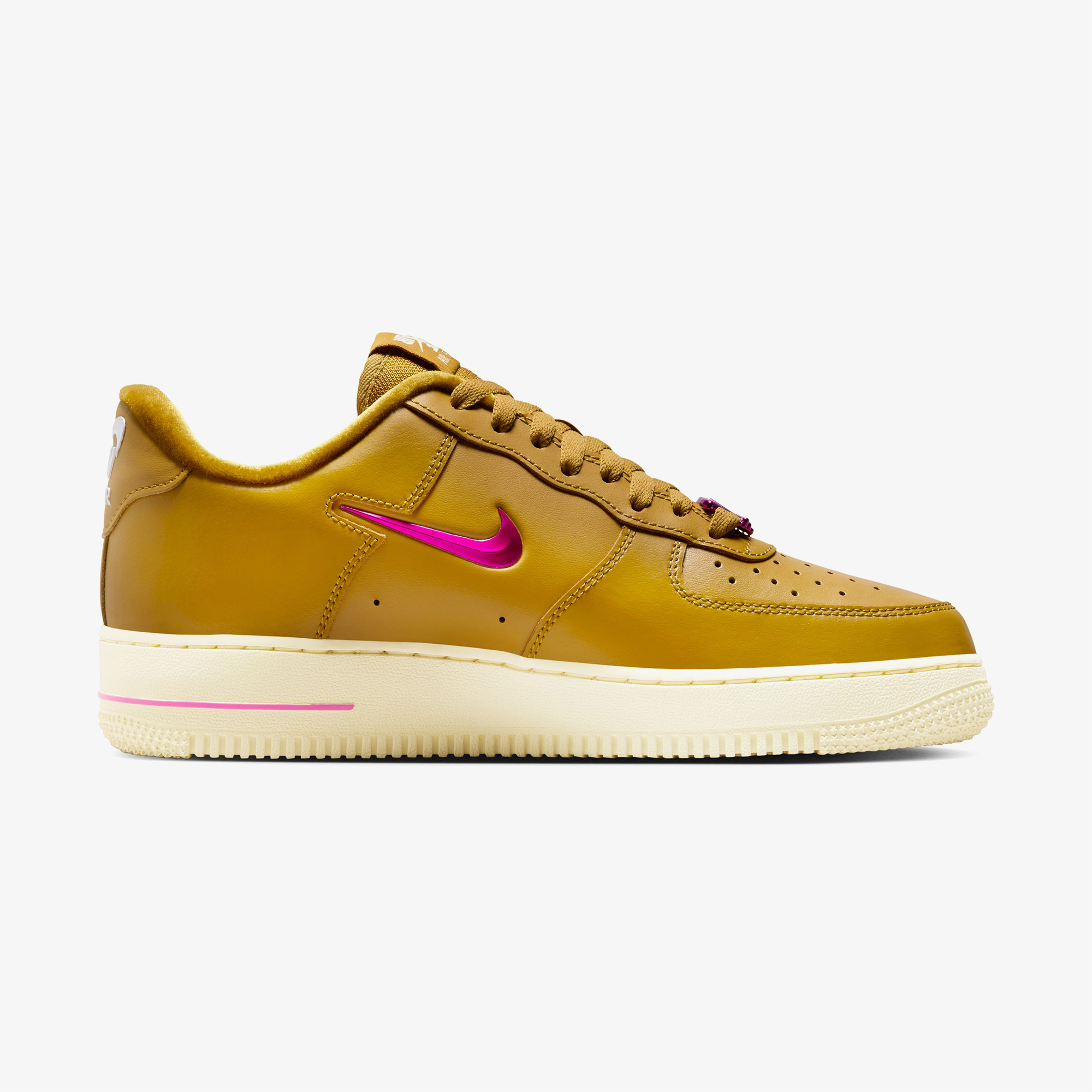 Nike Air Force 1 07 Sportswear Kadın Sarı/Altın Spor Ayakkabı